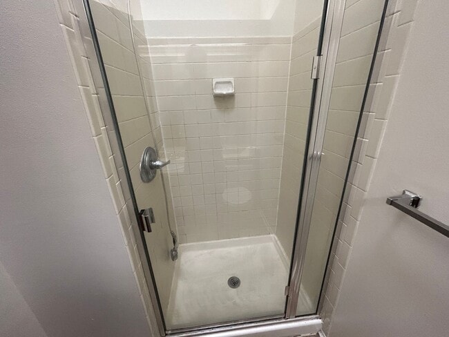 Building Photo - 2 Bed 2 Bath Condominium