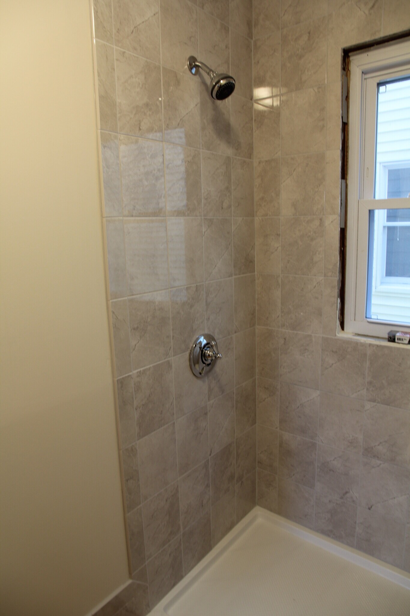 Building Photo - 84 Hathorne St