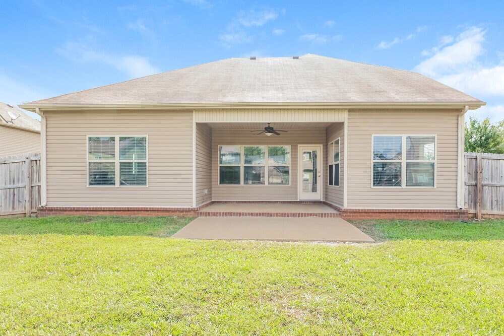 Building Photo - 1513 John Lee Ln