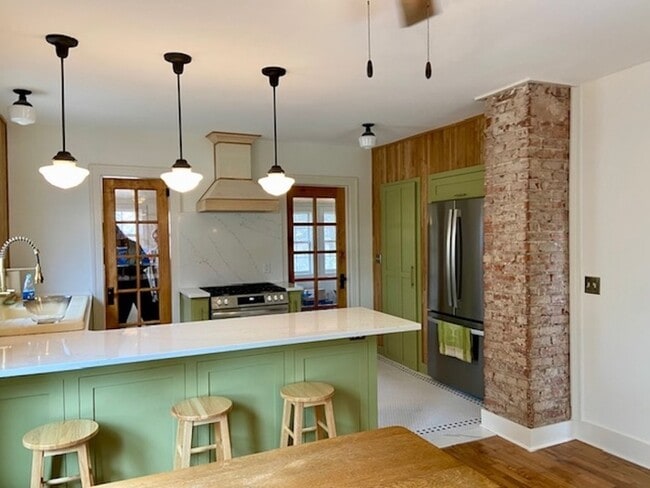 Building Photo - 412 W Ila St