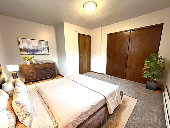Building Photo - 2 BD - WHEN LOCATION, COMMUNITY AND PRICE ...