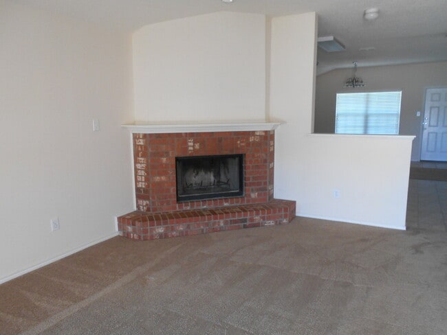 Building Photo - 521 N Juneau Ave