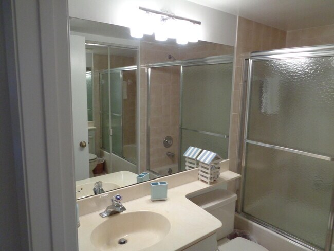 Building Photo - 2512 SE Anchorage Cove