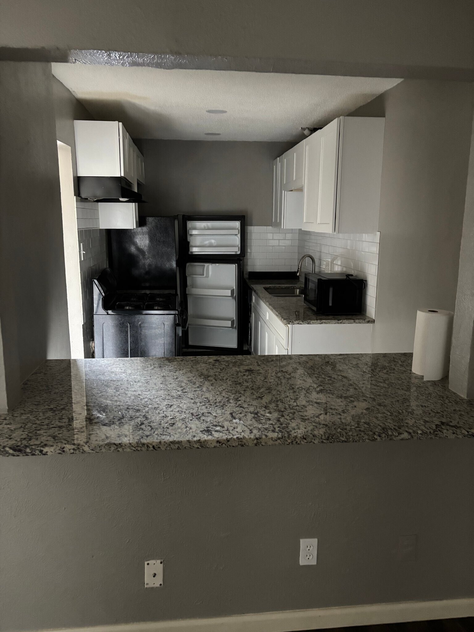 Building Photo - 6012 Westridge Ln