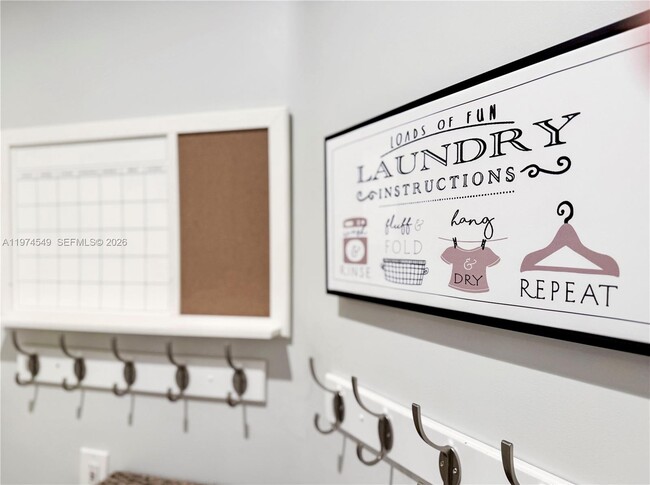 Building Photo - 400 Alexandra Cir