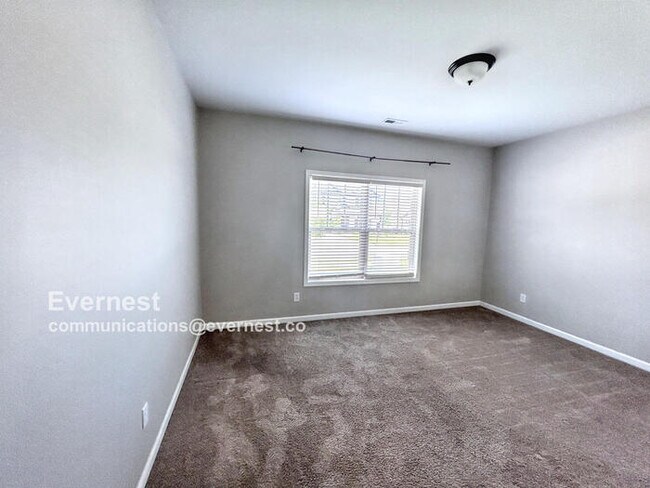 Building Photo - 118 Holly Fern Dr.