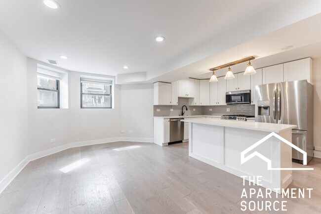 Building Photo - 2516 W Medill Ave