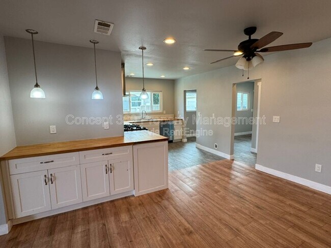 Building Photo - 144 Primrose Ave