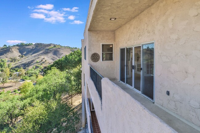 Building Photo - MOVE-IN READY, Bell Canyon 4BR w/views + o...