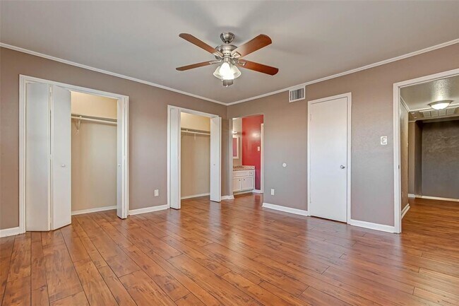 Building Photo - 2118 Straight Creek Dr