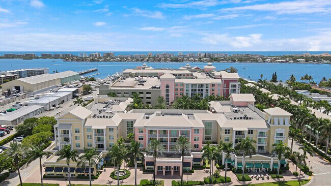 Building Photo - 806 E Windward Way