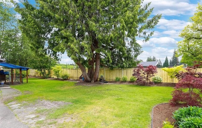 Building Photo - LOW RENT!Beautiful 4Bed2Bath House!PRIME h...