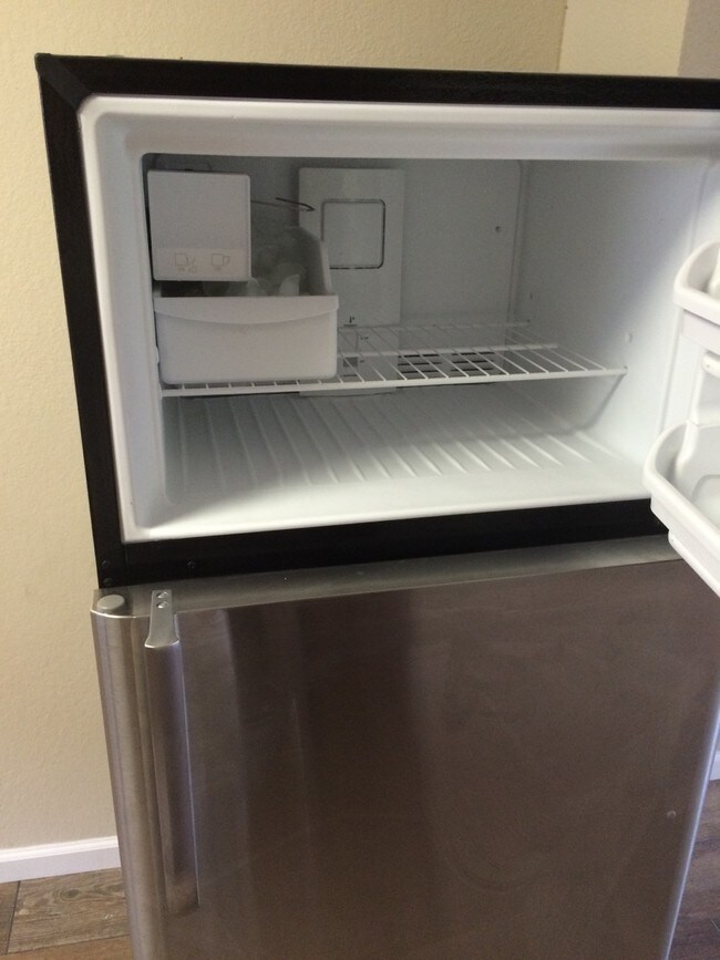 Building Photo - 1712 Poage Ave