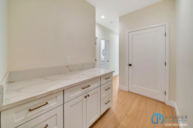 Building Photo - 2800 Winter St