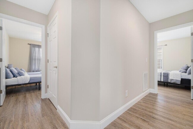 Building Photo - 2927 Watauga Rd