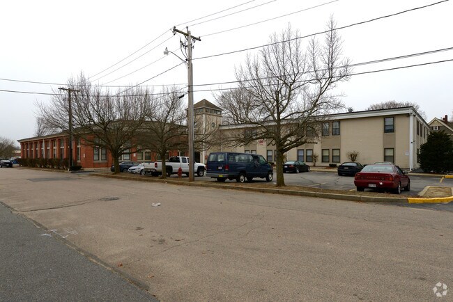 Building Photo - ReNew Taunton on Chandler