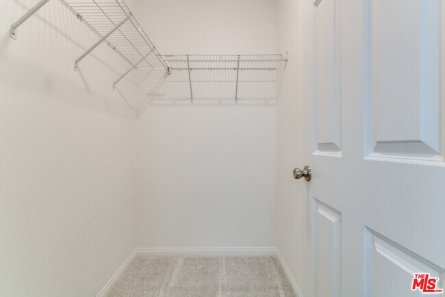 Building Photo - 713 Daniel Freeman Cir