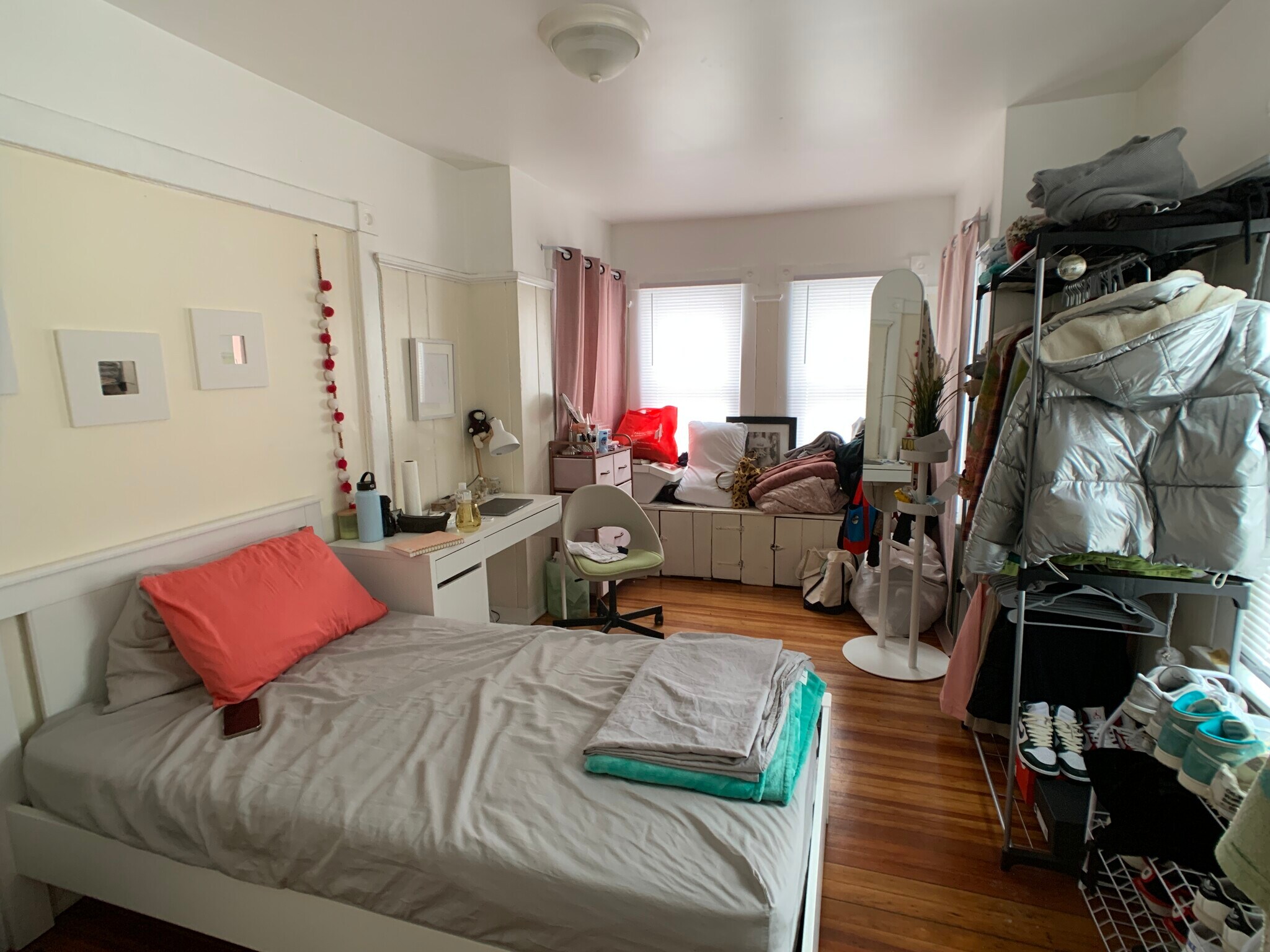 Bedroom 1 (downstairs off kitchen) - 35 S Chestnut St