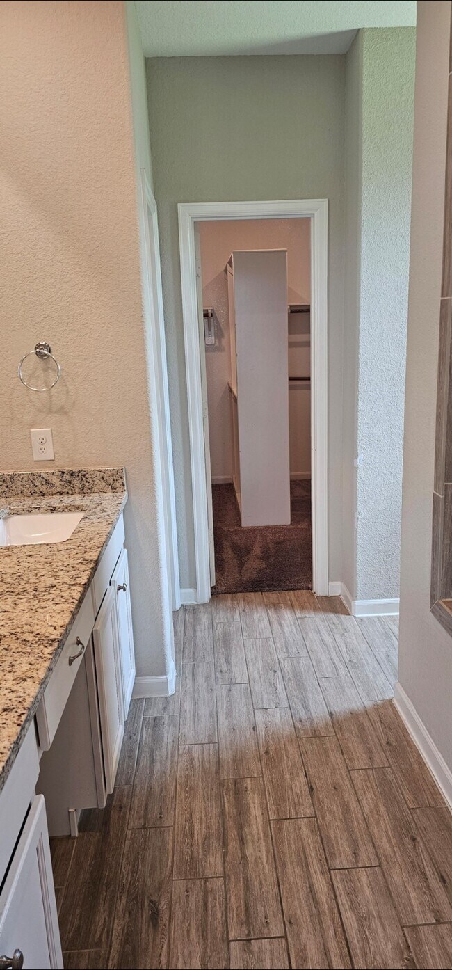 Building Photo - 2907 Velda May Dr