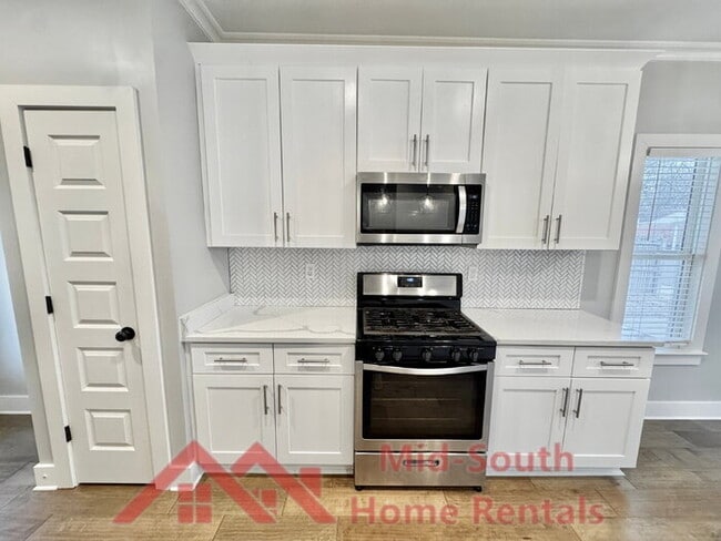 Building Photo - 441 Josephine St