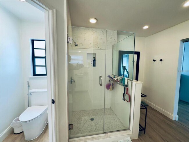 Building Photo - 8113 Breeze Cove Ln