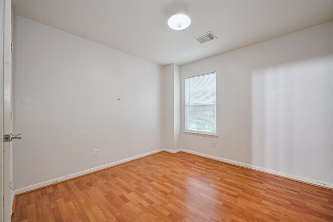 Building Photo - 12927 Pale Ivy Ln
