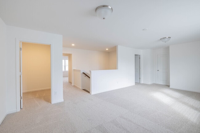 Building Photo - NEW 4BD/3BTH HOUSE- STONEBRIDGE FAIRWAYS COMMUNITY