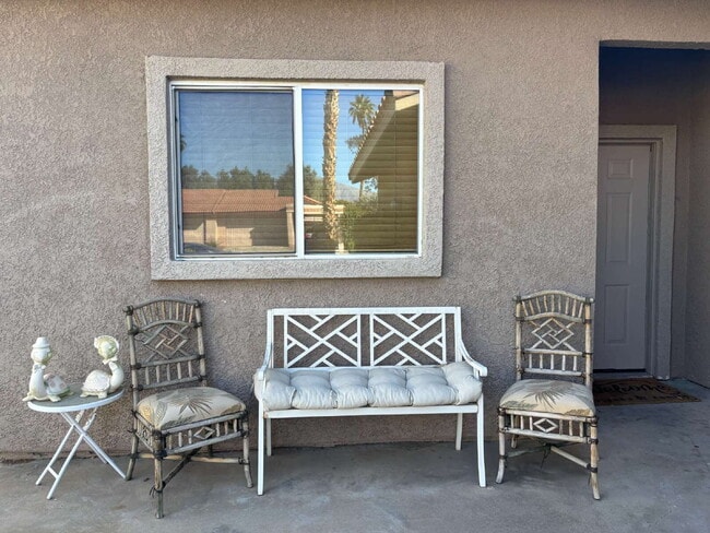 Building Photo - 2 Bedrooms / 2 Bathrooms Condo for Ren,  F...