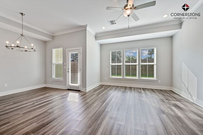 Building Photo - 4 Bedroom in a Gated Community