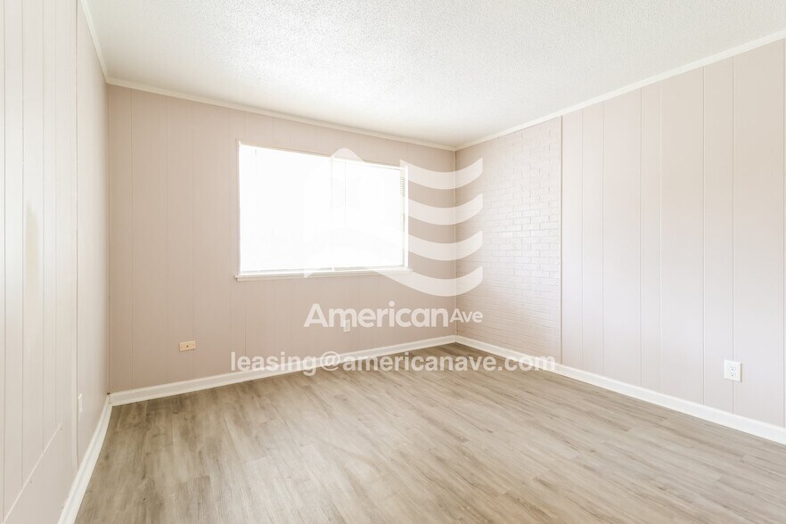 Building Photo - 5301 Keats Dr