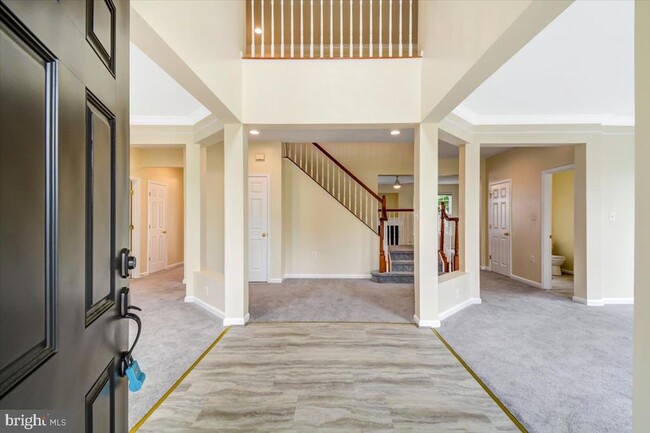 Building Photo - 240 Davis St