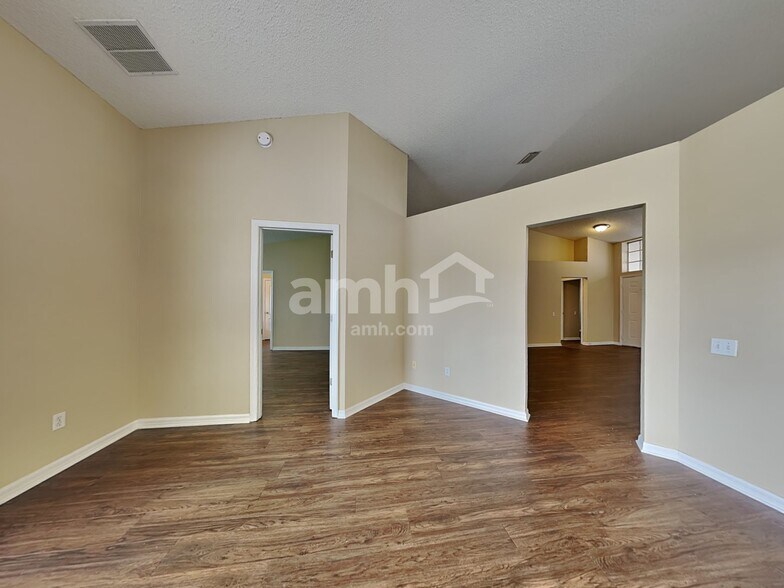 Building Photo - 10611 Walker Vista Dr