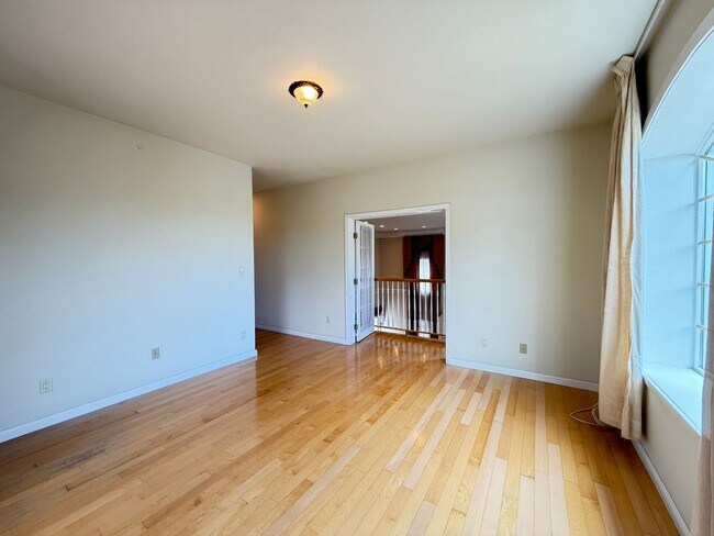 Building Photo - 738 Palmera Ct
