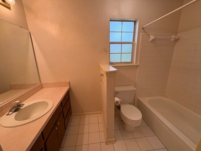 Building Photo - 460 Merlin Ct