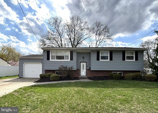 Building Photo - 30 Estate Rd