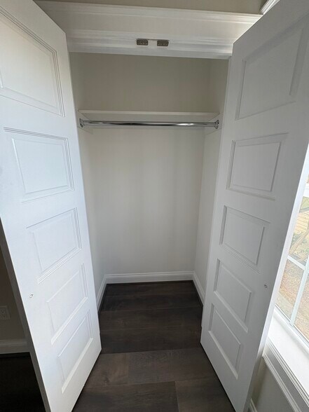 Building Photo - 3600 Moss Side Ave