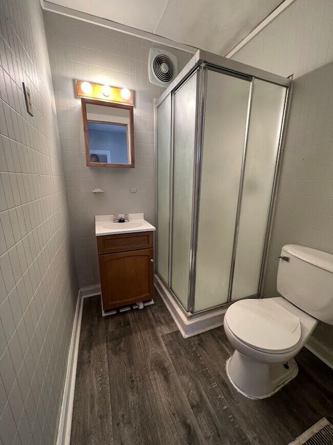 Primary Photo - 1621 W Jackson St