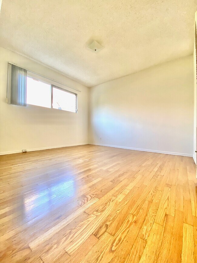 Building Photo - 3361 Bagley Ave