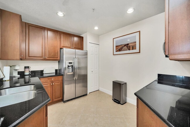 Building Photo - 7501 Mourning Dove Cir