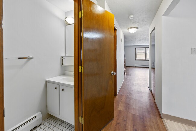 Building Photo - 64 Nutmeg Dr