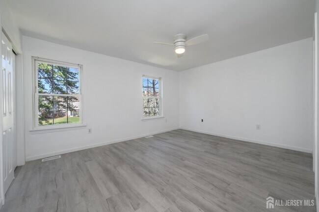 Building Photo - 805 Darlington Dr