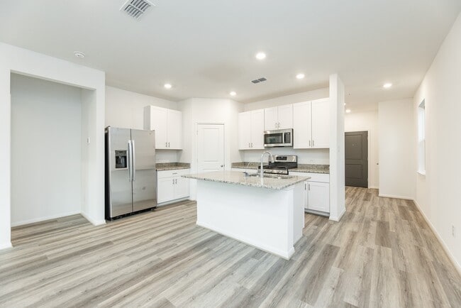 Building Photo - 1818 Whispering River Dr