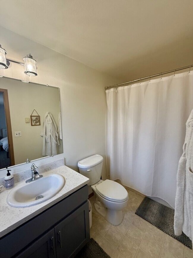 Building Photo - Serene Remodeled 4 Bedroom on Large Lot w/...