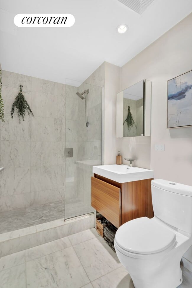 Building Photo - 314 12th St