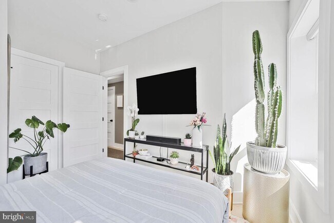 Building Photo - 1144 Owen Pl NE