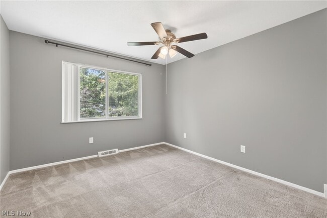 Building Photo - 9582 Fernwood Dr