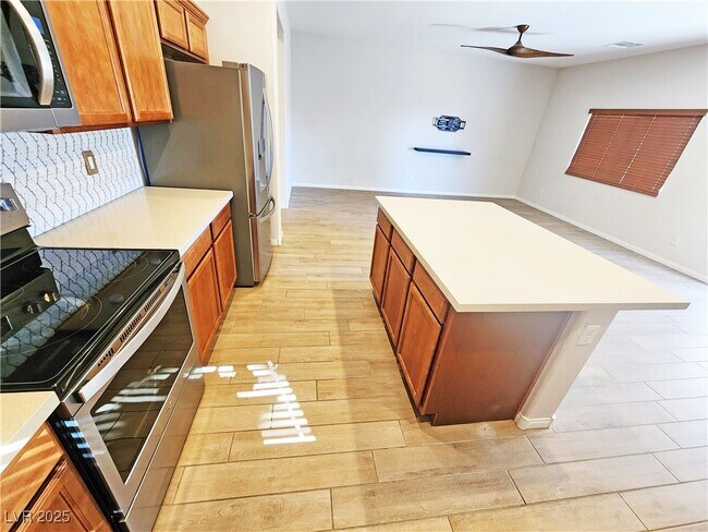 Building Photo - 5375 E La Campana Dr