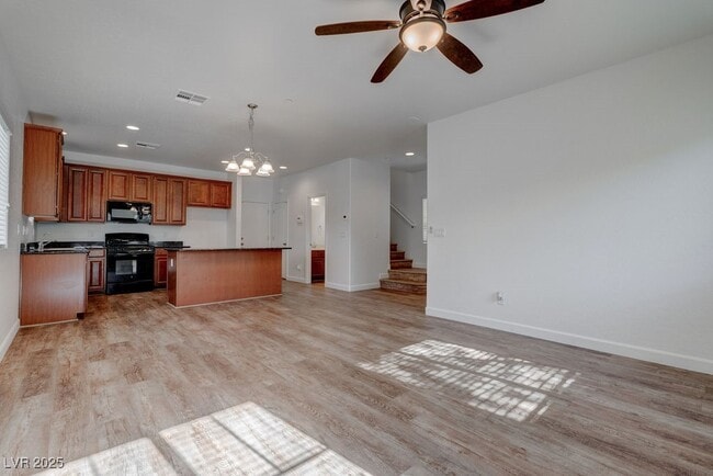 Building Photo - 7733 Lively Loom Ct