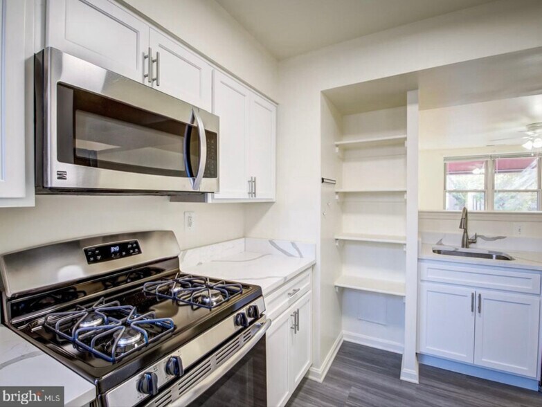 Building Photo - 345 Oakdale Pl NW