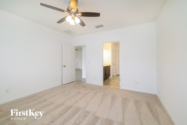 Building Photo - 888 Avenal Ln